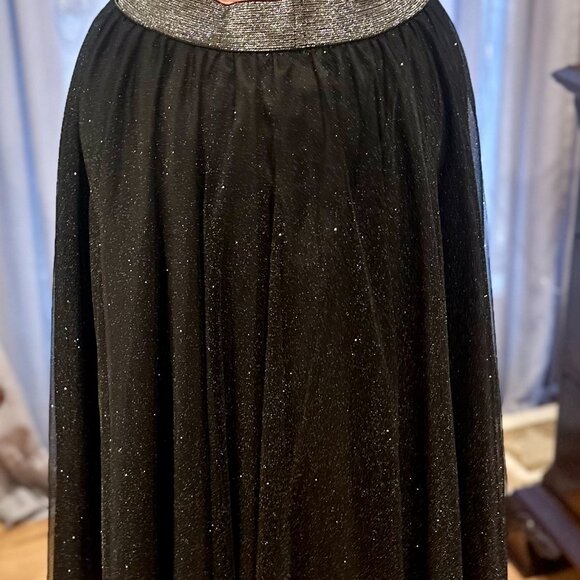 Zara Sparkling Black Midi Skirt – Pleated Starry Night ✨ - Picture 4 of 8